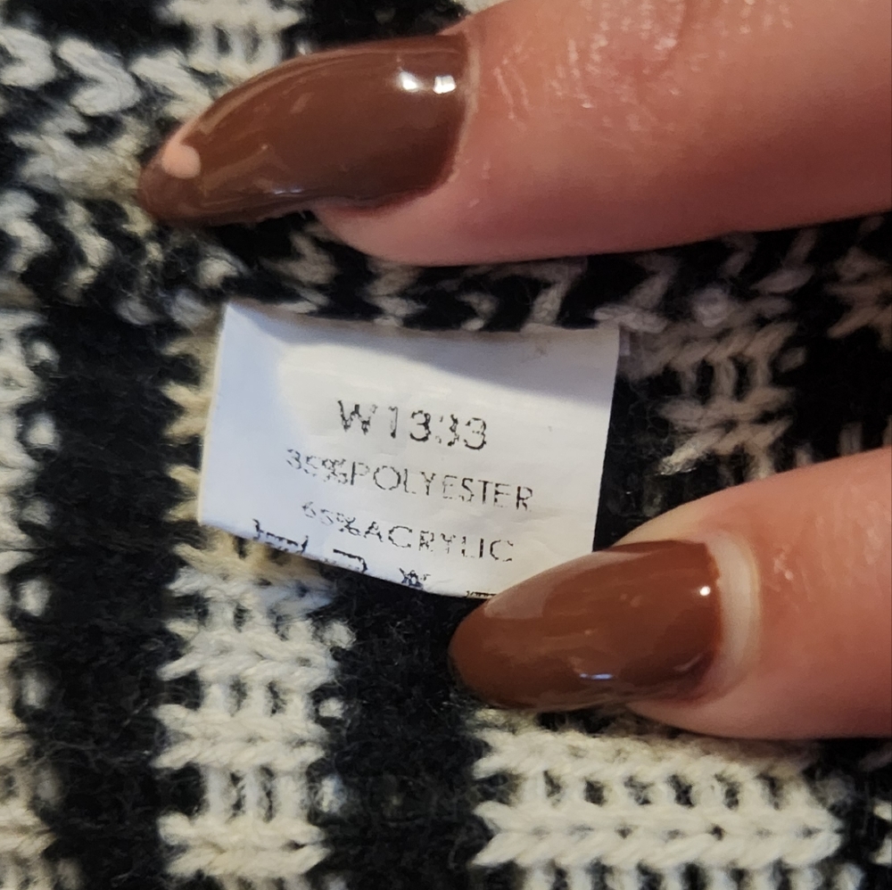 Aztec Print Cardigan Sweater - Picture 5 of 7